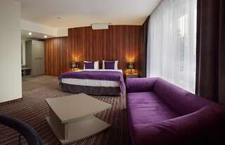 Отель Boutique Hotel Central Ровно Двухместный номер Делюкс с 1 кроватью-4